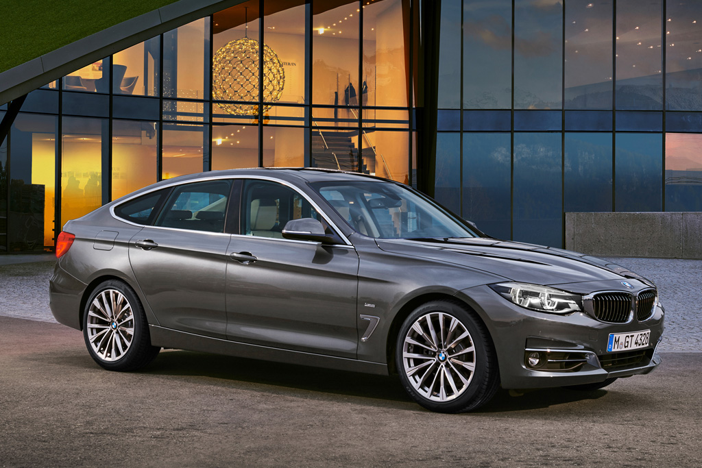 Nowe BMW serii 3 Gran Turismo na salonie samochodowym w