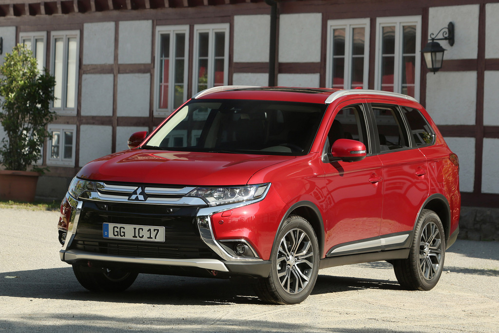 Mitsubishi outlander 2017 черный