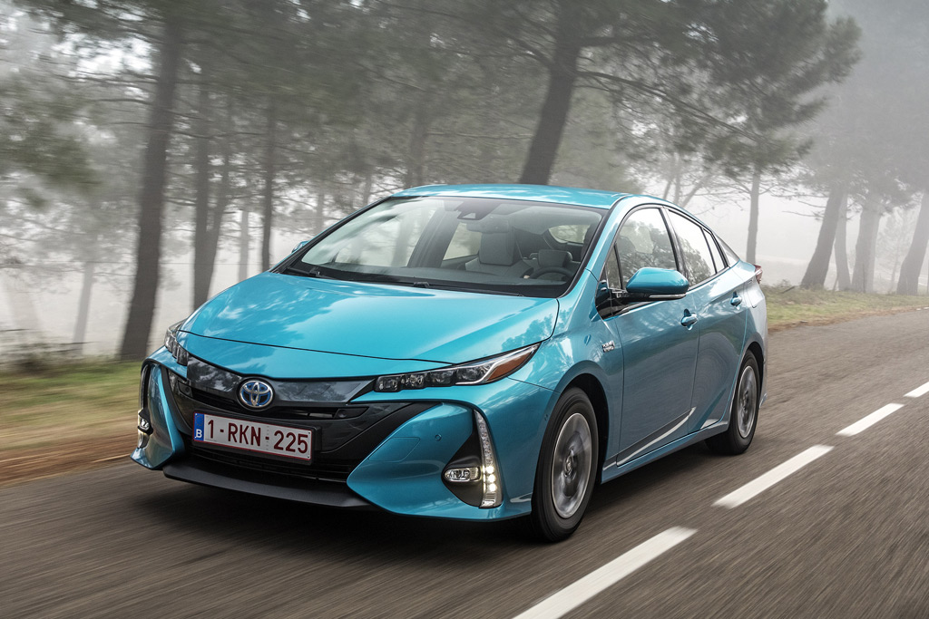 toyota prius plug in hybrid